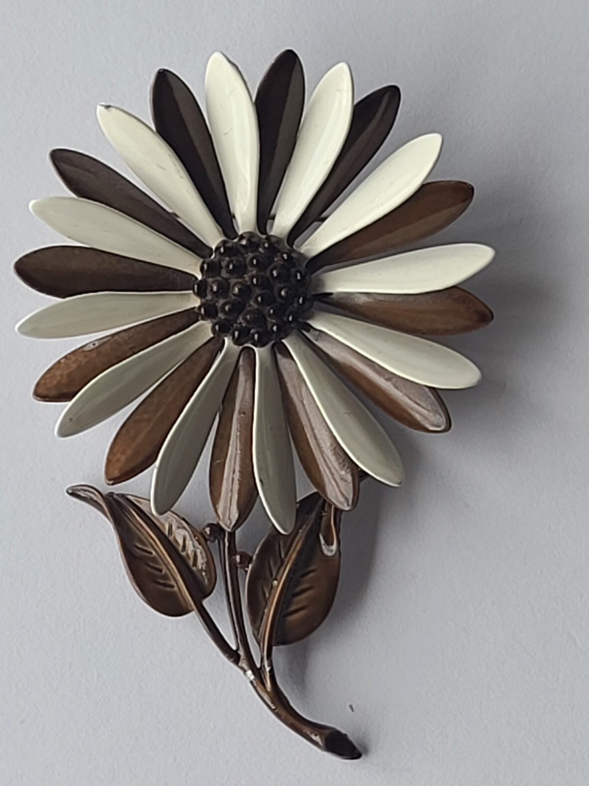 Vintage Hedy Brown and White Enamel Flower Brooch Pin