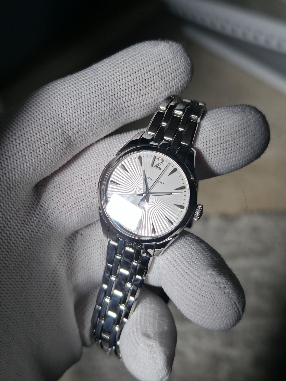 Hamilton Jazzmaster Ladies (H422111). All Orginal 30 mm case and a 15 mm Band.