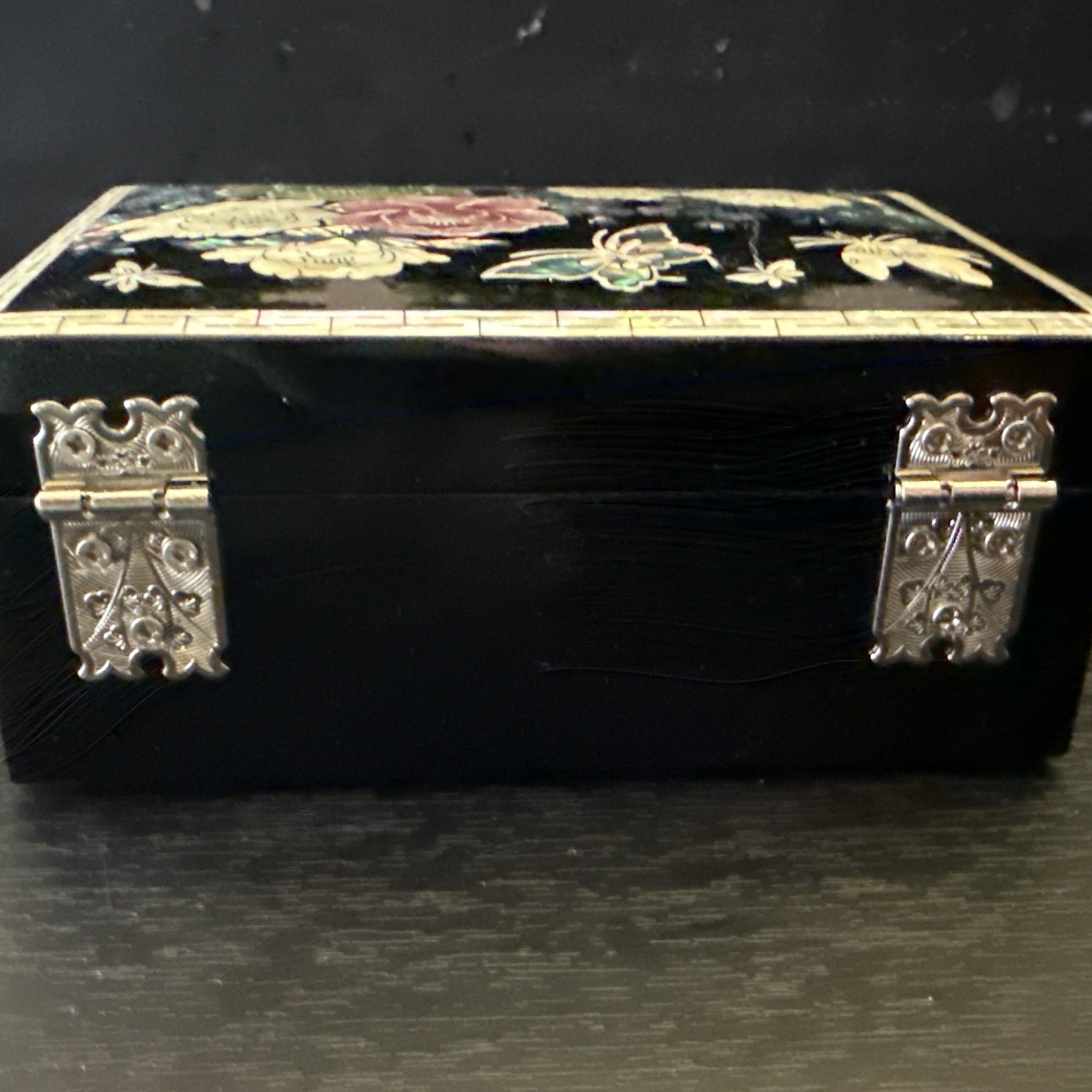 February Mountain Mother Of Pearl Inlay Laquer Jewelry Box Made in Korea 5.5×3.5