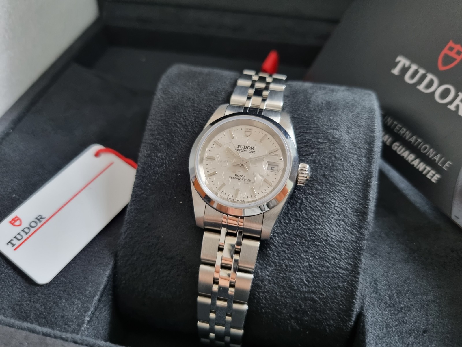 Tudor Princess Oysterdate 92400mm 25 Silver Linen Dial New Box And Card 12-2022
