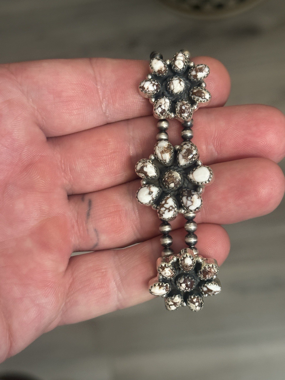 STERLING SILVER 4mm NAVAJO PEARL WILD HORSE CLUSTER STRETCH BRACELET .925 6-7”