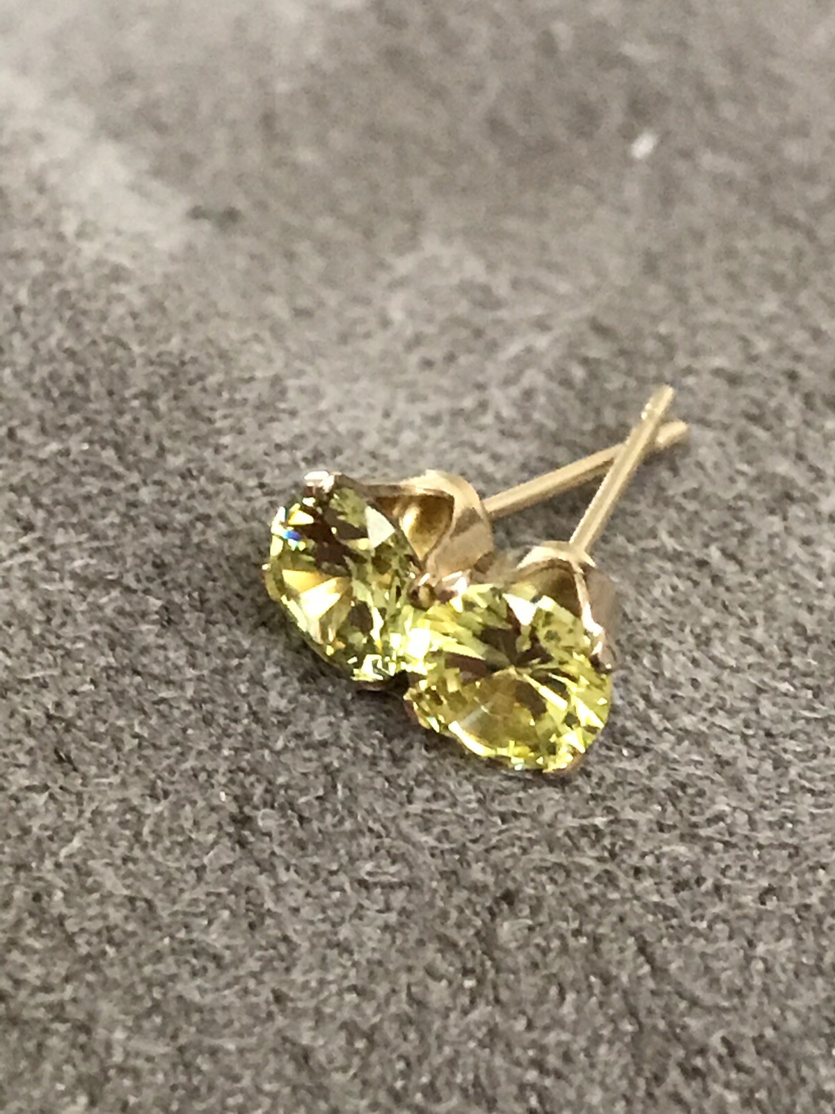 PERIDOT CUBIC ZIRCONIA STUD EARRINGS. AAA 5mm ROUND. 14k GOLD FILLED