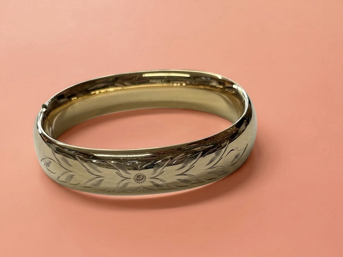 Vintage HFB 1/20 14K GF Gold Filled Etched Floral Hinged Bangle Bracelet-7”