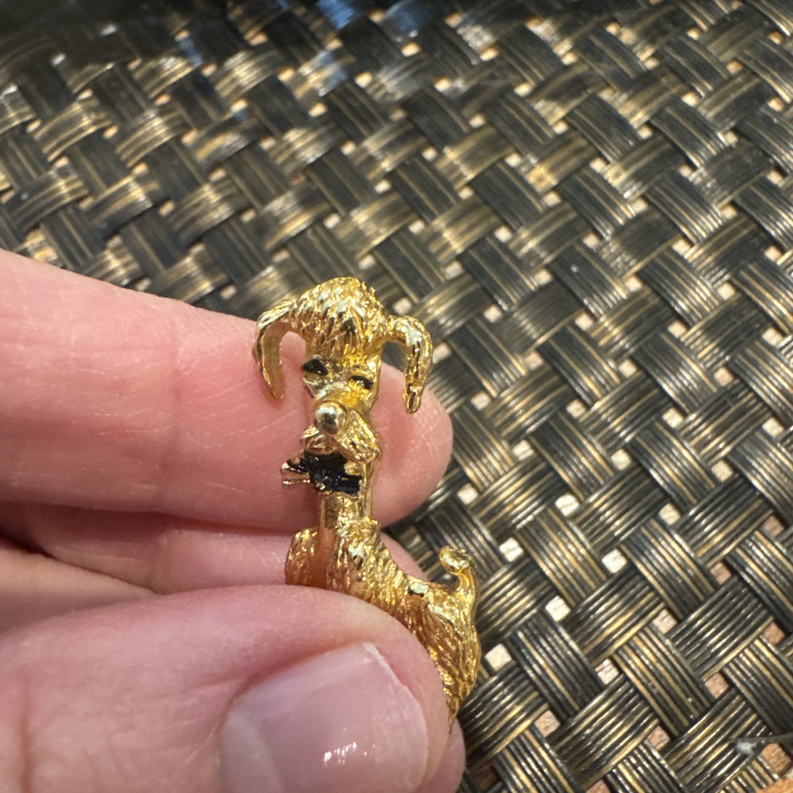 Gold Tone ( Poodle Dog ) Brooch / Pin – 1 3/8 in Tall x 5/8 in Wide