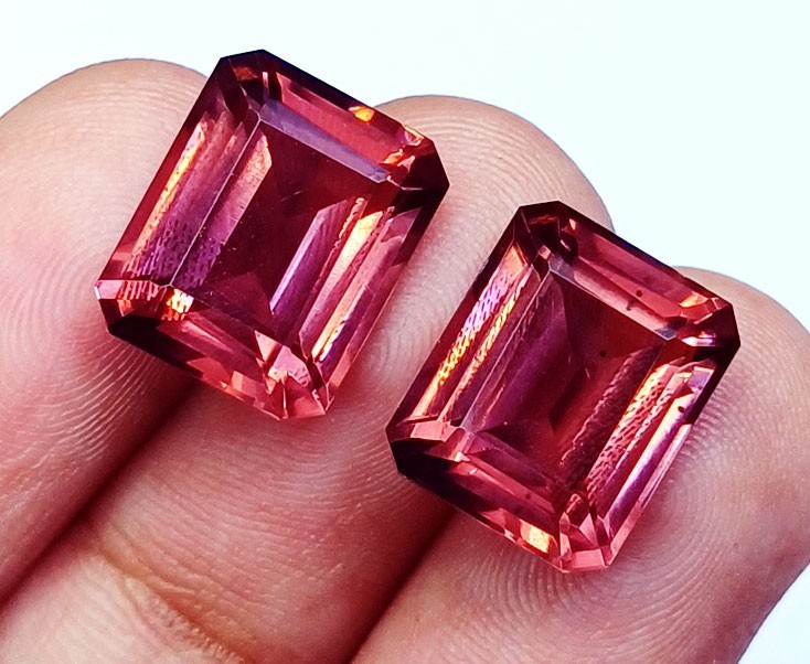18 Ct Natural Rhodolite Loose gemstone Certified Emerald Pair H261