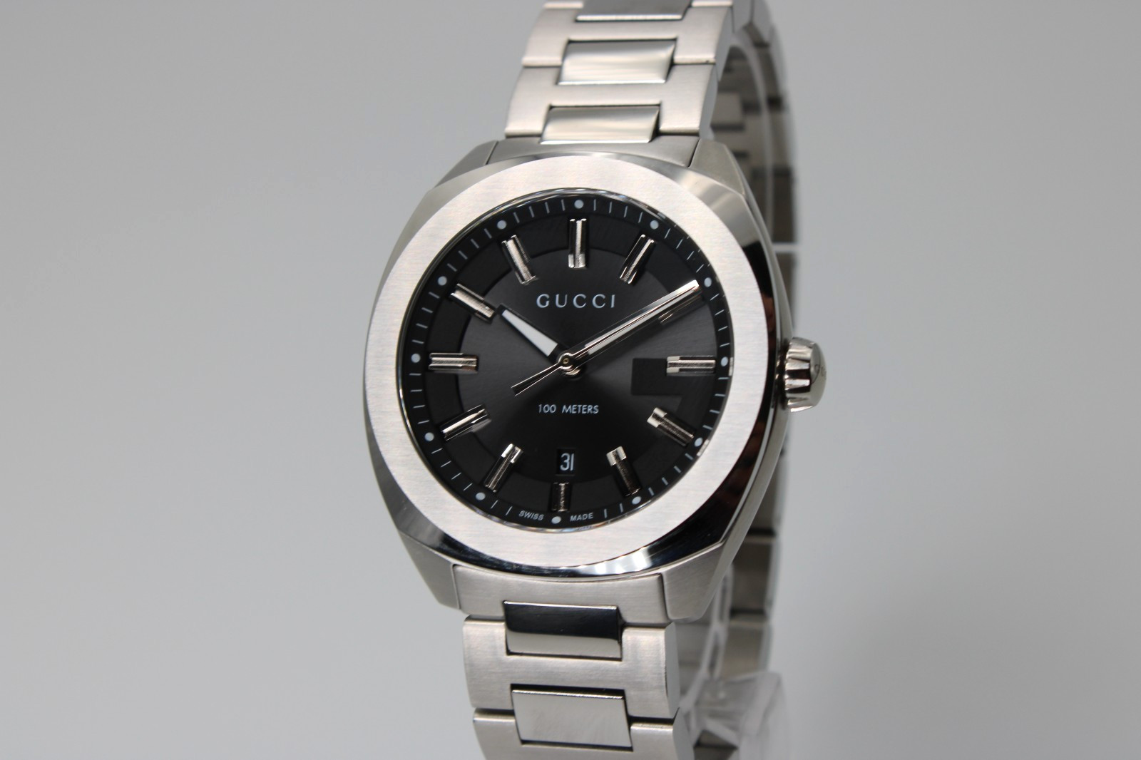 GUCCI GG2570 YA142301 Quartz Black Dial Men’s Watch 41MM