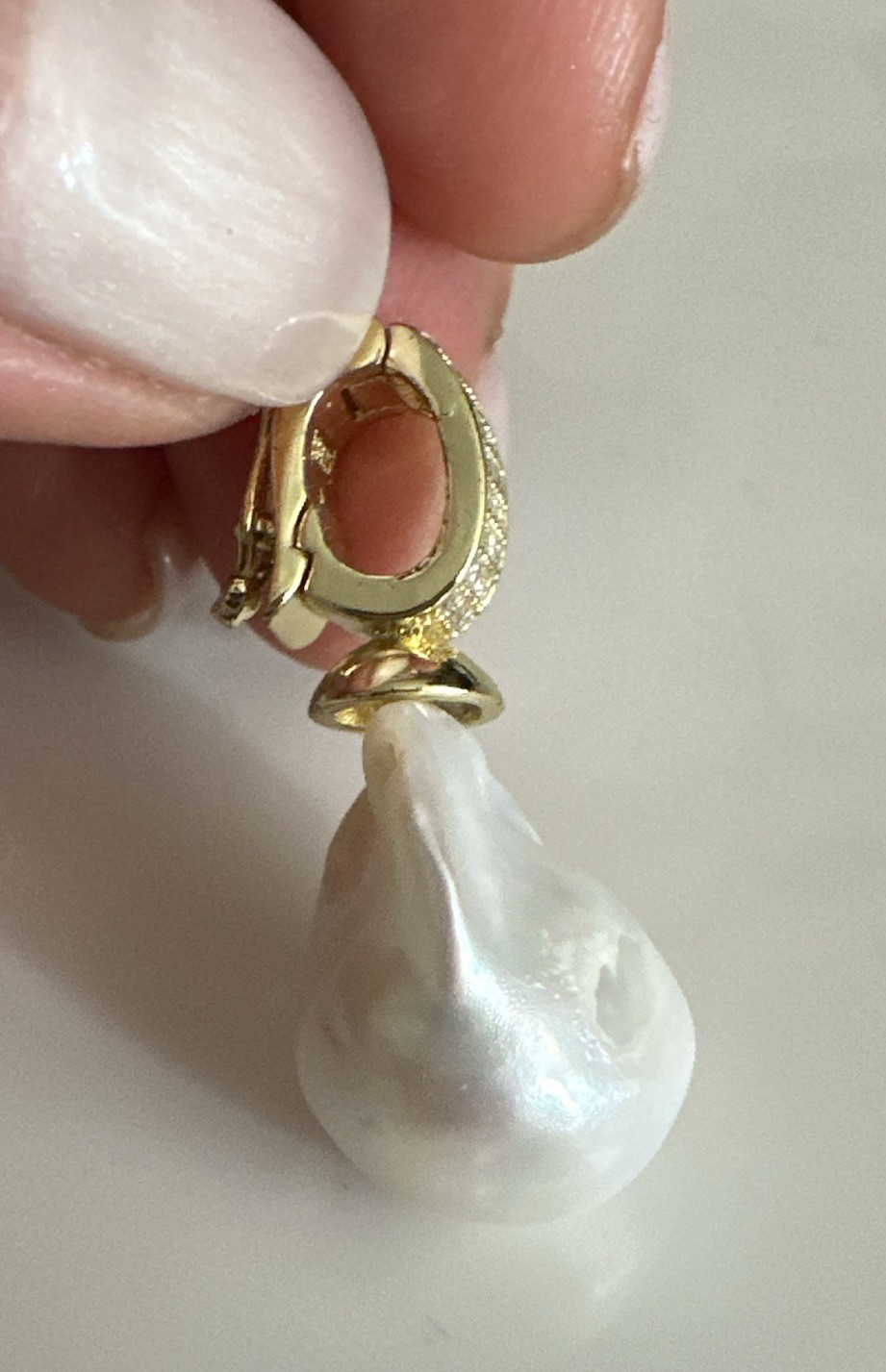 13mm Baroque Pearl Pendant With Simulated Diamond In Gold Tone Setting