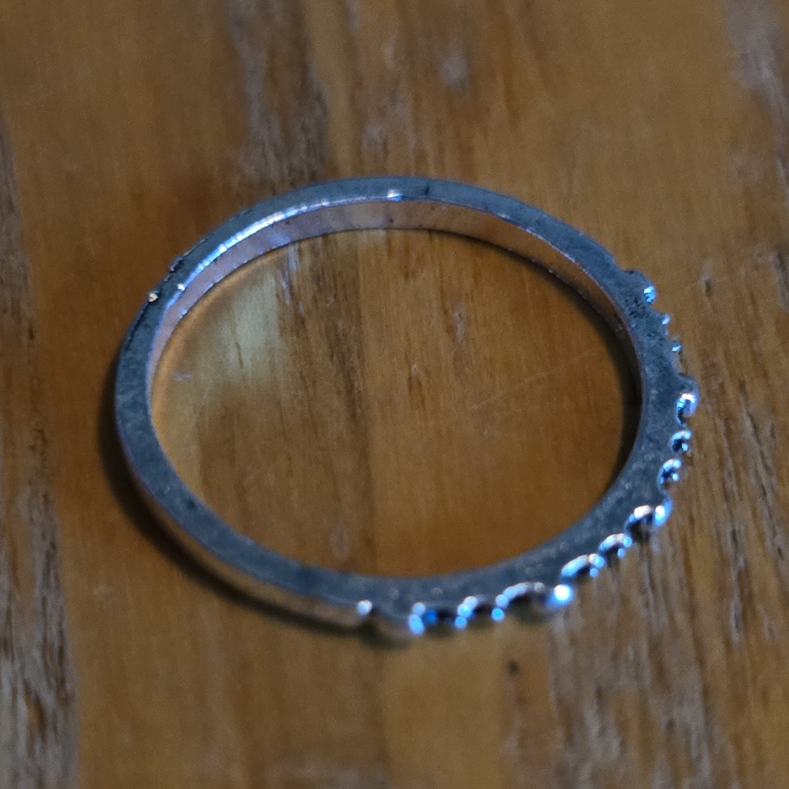 Silver Tone Thin Metal Band Ring with Beaded Detail Size 8 No Stone