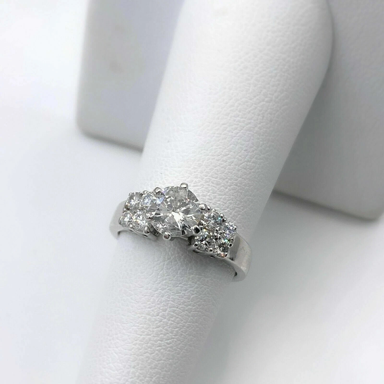 Vintage Style Engagement Ring 925 Sterling Silver 1.5 Ct Round Simulated Diamond