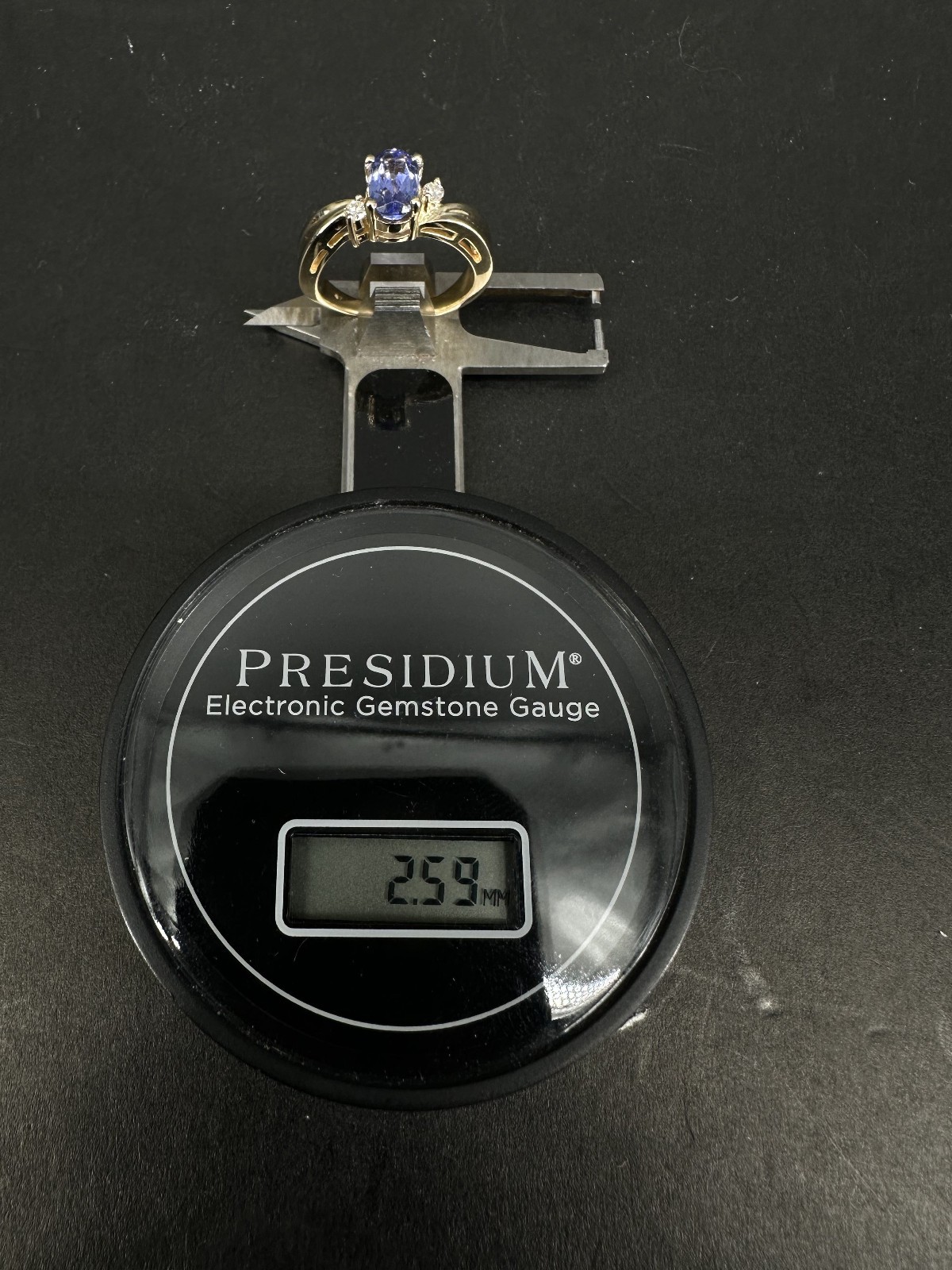 14KT Yellow Gold Ring 4.0dwt Tanzanite 1.35ct & 1/10cttw Diamonds Sz 8.5