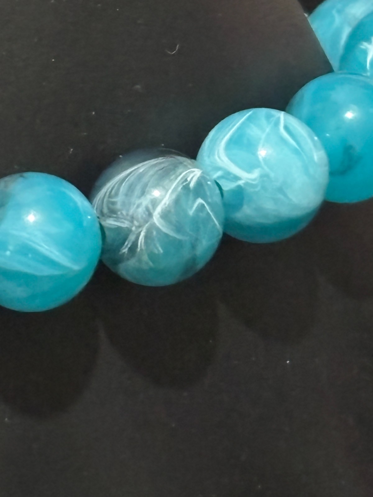 🟢 Vibrant Dyed Chalcedony Stretch Bracelet – Fits 6.75″ to 7.5″