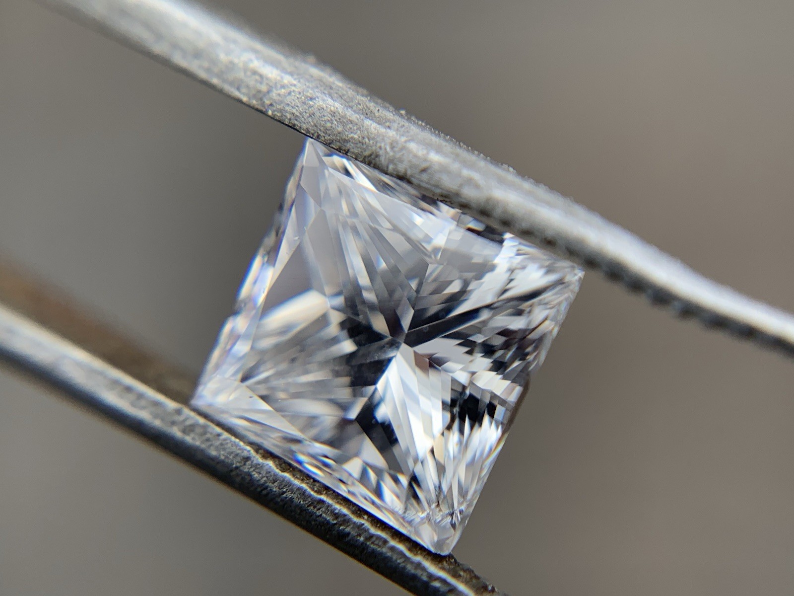 GIA 2.01 CT Princess Cut Square Modified Loose Diamond (SI2, H, Very Good/Good)