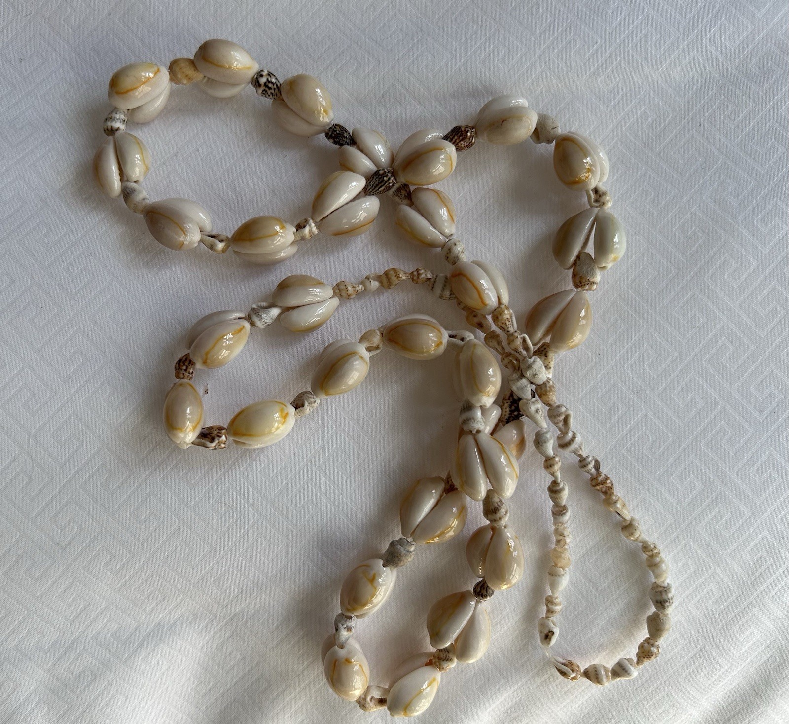 Beautiful Cowrie Shell Necklace Seashell Lei White Cream Boho Long~ 18” Drop
