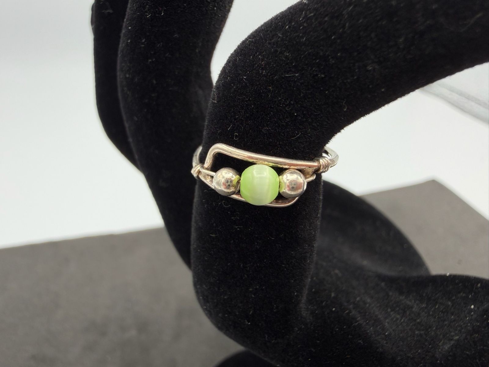 0.85g Vintage Sterling Silver 925 Ring Green Modernist Minimalist Size 4.5 M