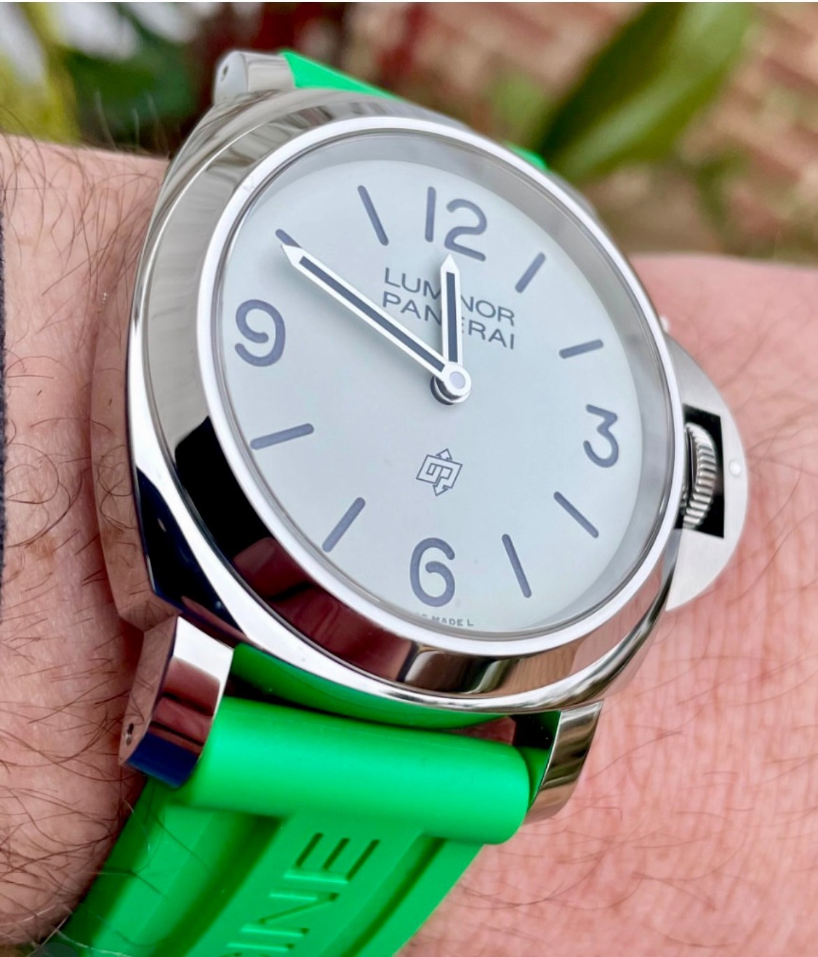 Panerai Luminor 1087 White Dial Watch 44mm – PAM01087 FULL SET & EXTRAS!
