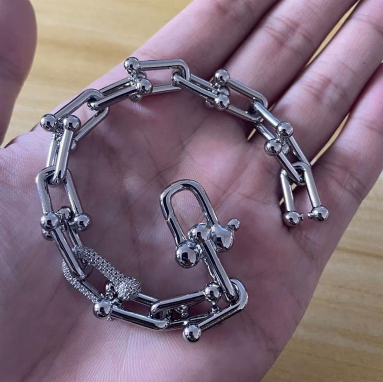 Unisex Horseshoe Buckle Luxury Chunky Chain Diamond Bracelets Three Colors