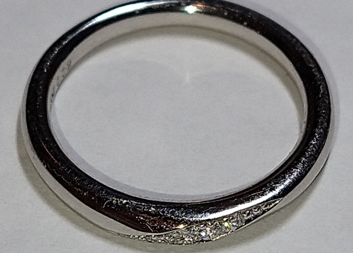 Solid platinum 0.02 natural diamond ring 3.82 grams – sz 4.25 pt950