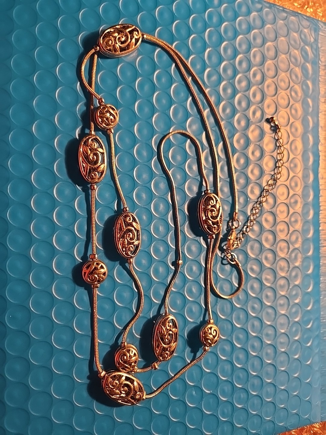 Ladies Fancy Necklace 18 In Long Maybe Longer