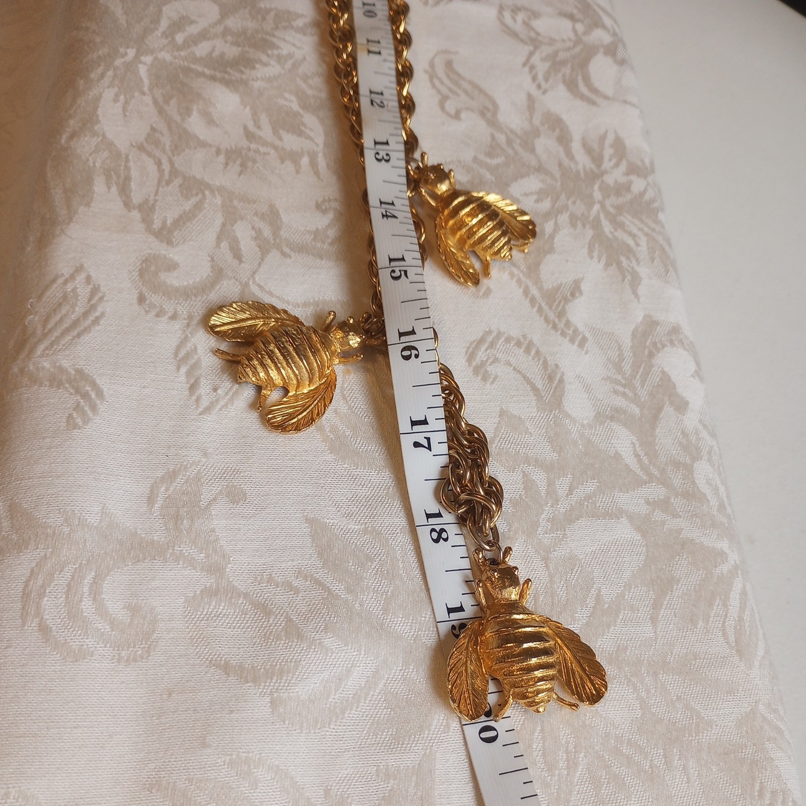 Vintage Goldtone 3 large bumblebee Insect statement necklace 26 + 6in