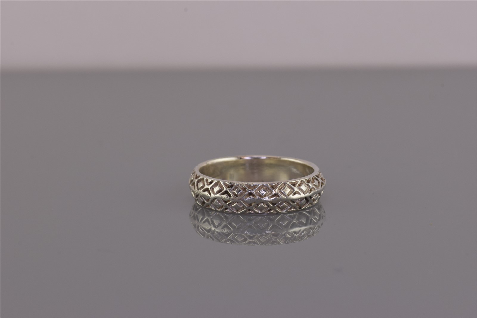 Sterling Silver 5mm Carved X`s & O`s Wedged Band Ring 925 Sz: 6
