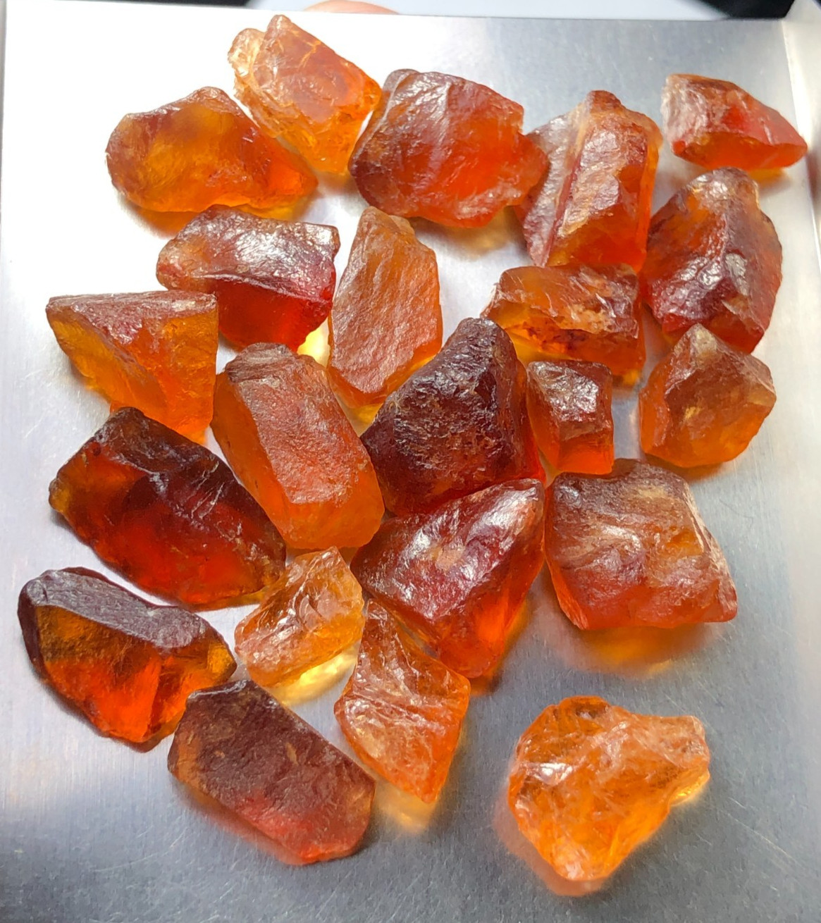 127carat Natural facet rough quality hessonite garnet from Africa loose gemstone