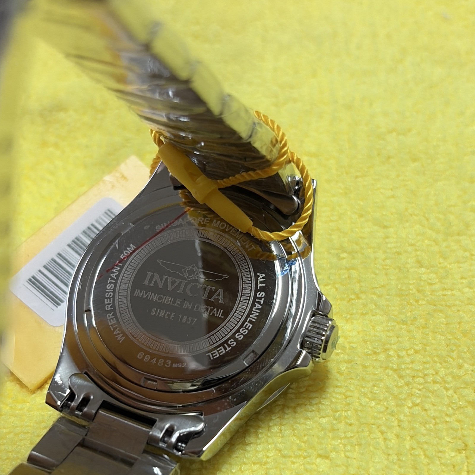 Invicta Pro Diver Men’s Quartz Diver WR 50m 40mm Blue Dial Black Bezel Box