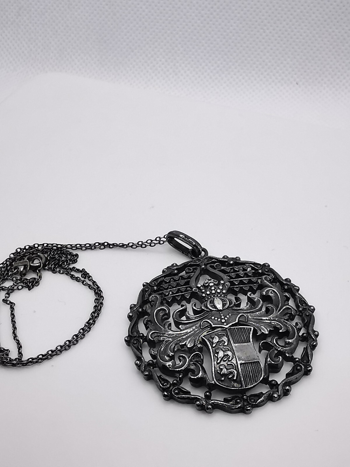 Studatika/pendant coat of arms 900 silver with chain 835 silver 18.1 grams