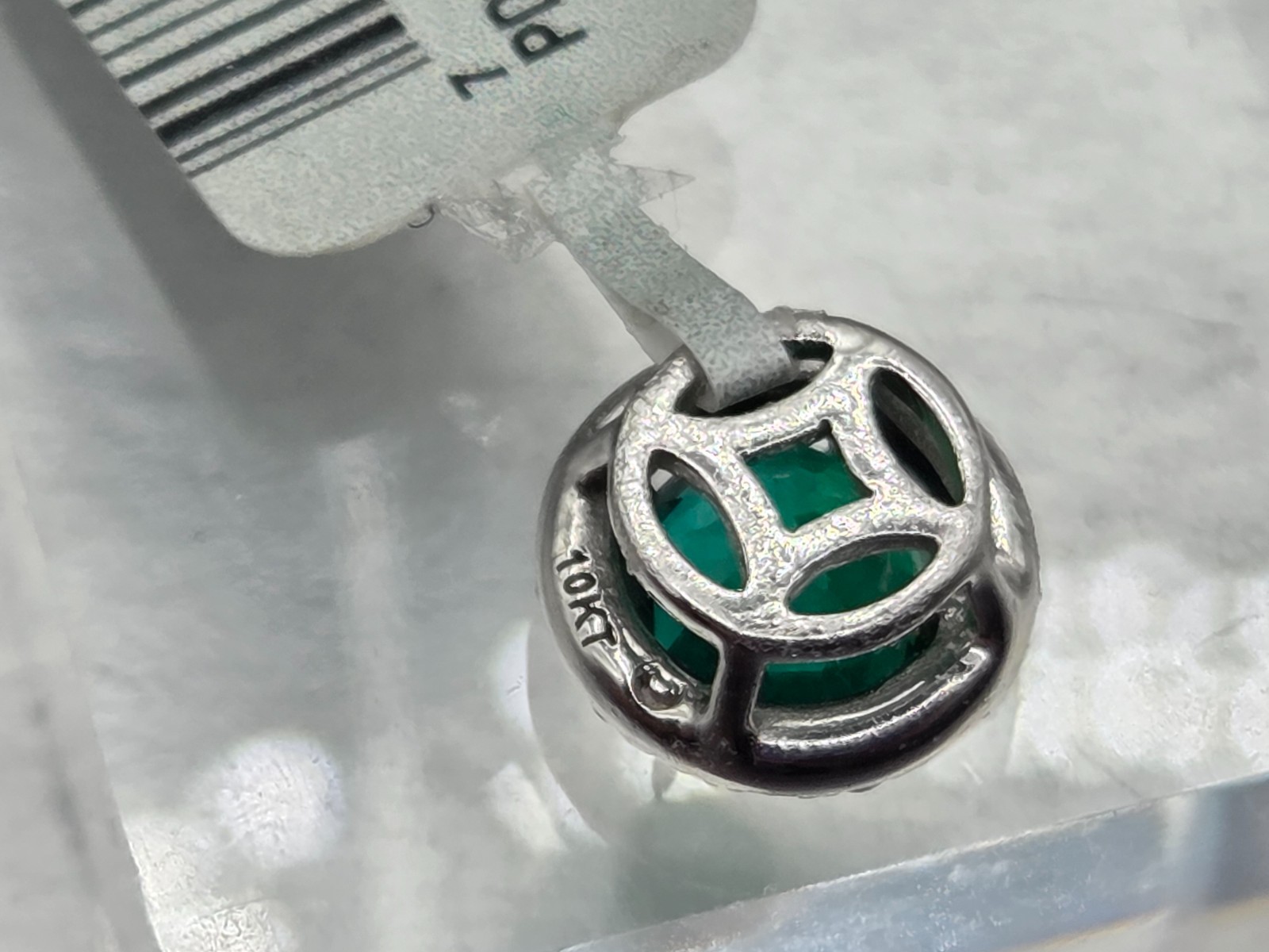 Vintage 10K White Gold Lab Created Emerald Small Round Pendant 0.5g
