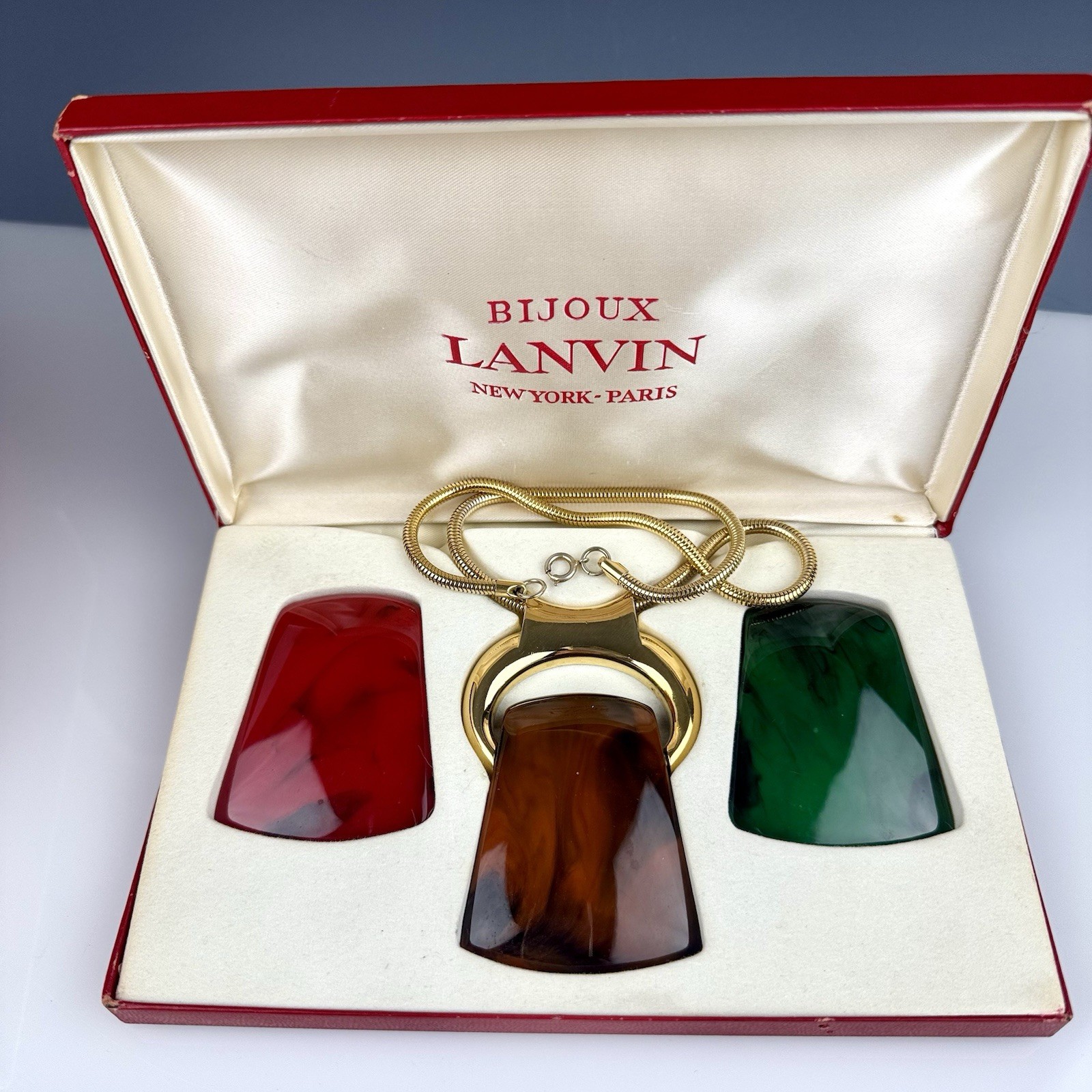 1970’s LANVIN Bijoux Paris “KEIRA” Interchangeable Lucite Pendant Necklace Set