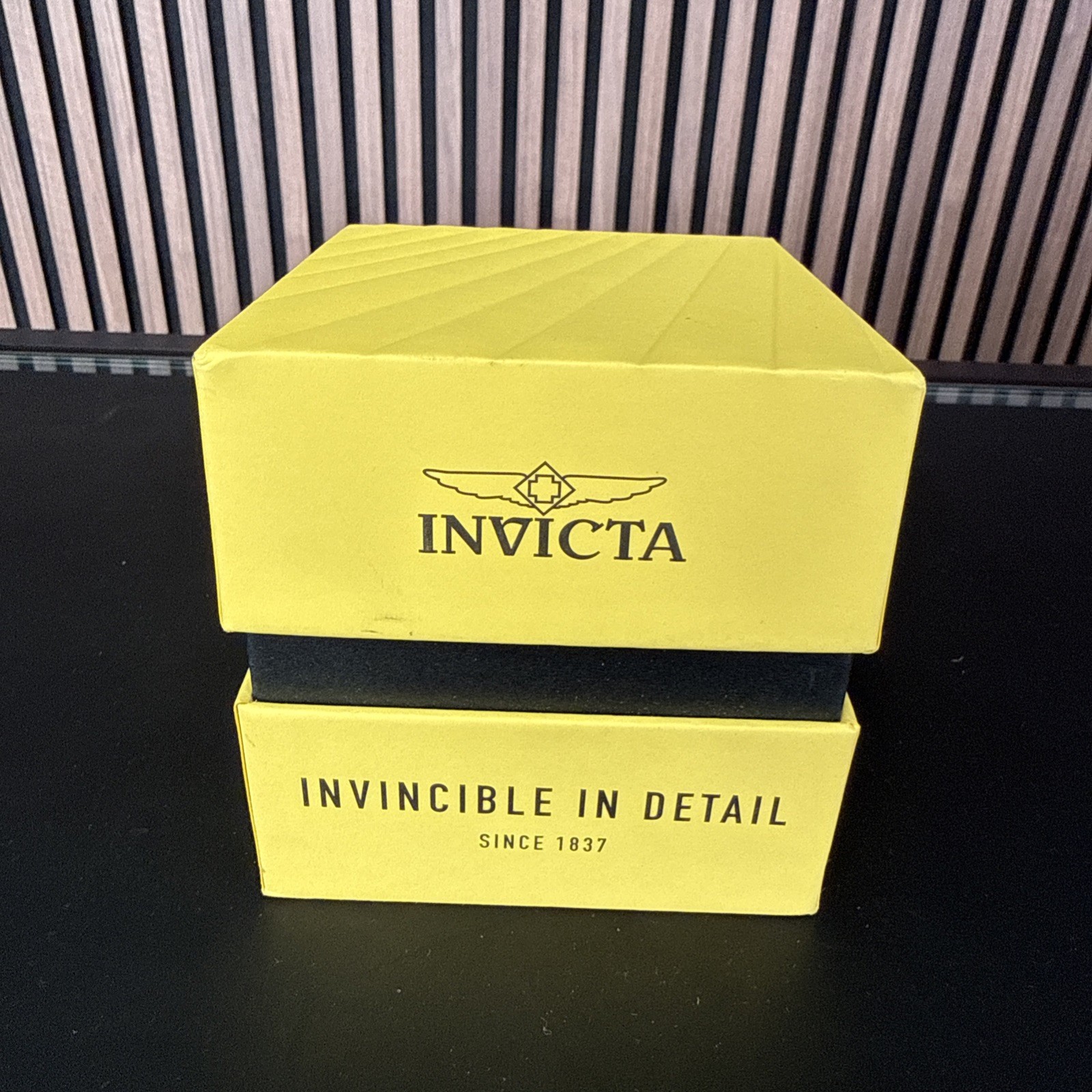 MENS INVICTA BOLT 23870 RED SILICONE BAND S/STEEL CASE CHRONOGRAPH WATCH