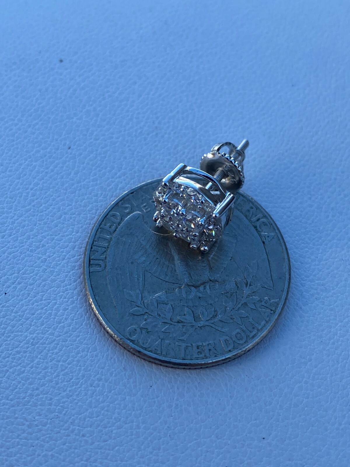 Aretes Para Hombre Redondos Con Diamantes Botones De Plata 925 Solida 1/3″
