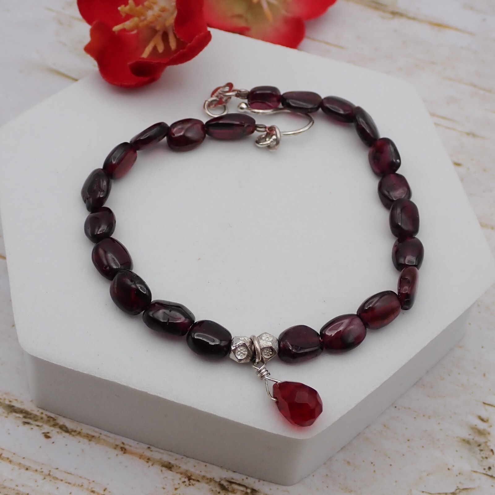 Designer Garnet Dangle Sterling Silver Clasp 7 1/2″ Bracelet Weighs 9.6 gram