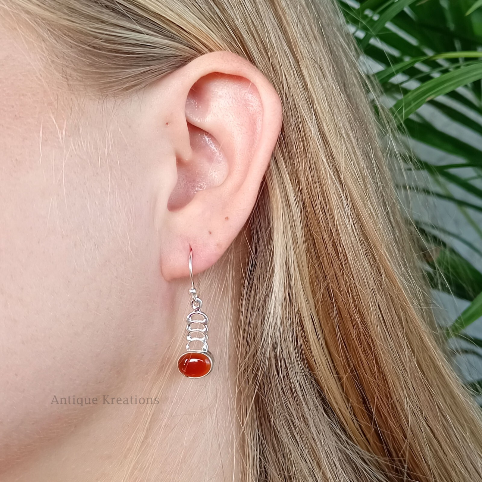 Carnelian Stud Earrings: Classic Gemstone Beauty, Everyday Glamour!”