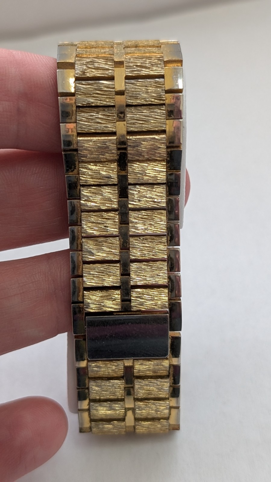 Bulova Swiss Tank Watch 9063 Mens Diamond Accent 18K Gold Plated Vintage Running