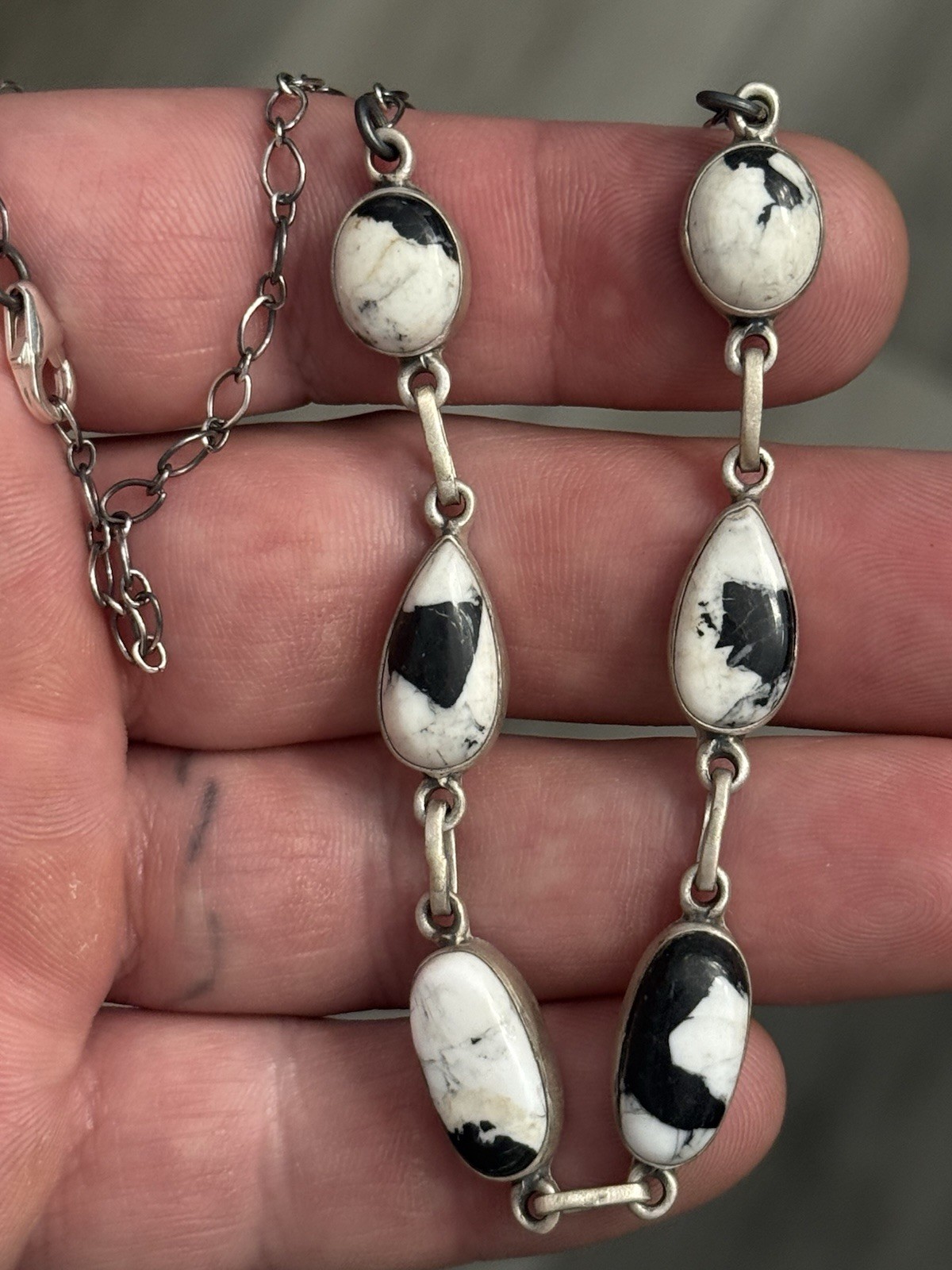 STERLING SILVER WHITE BUFFALO 6 STONE STATION CHOKER BAR MIX SHAPE NECKLACE .925