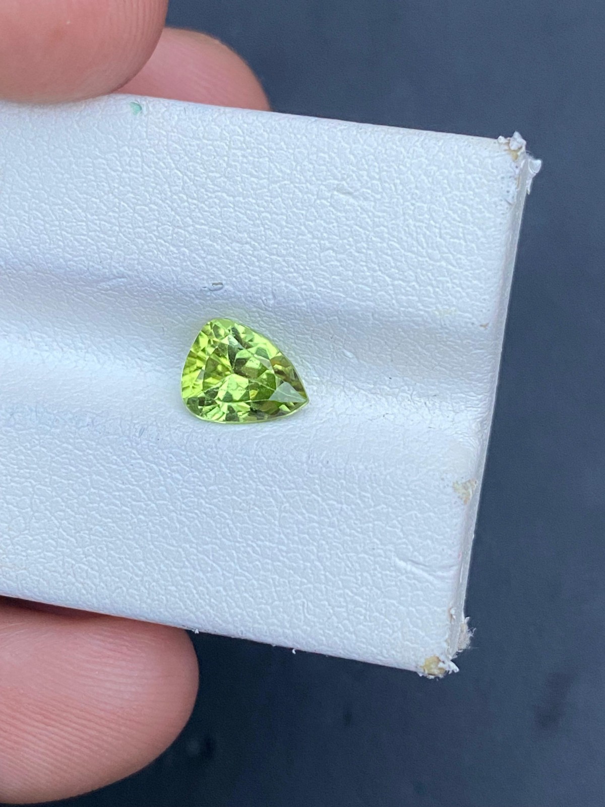 0.95Ct Natural cut peridot pear shape loose Gemstone From Pakistan