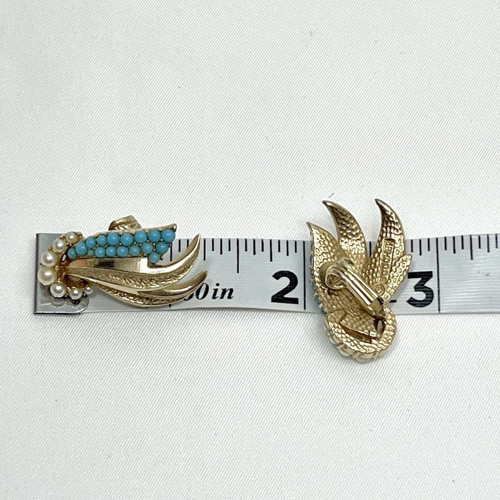 Boucher Turquoise Gold Tone Faux Pearl Clip On Earrings Signed 7173 Vintage