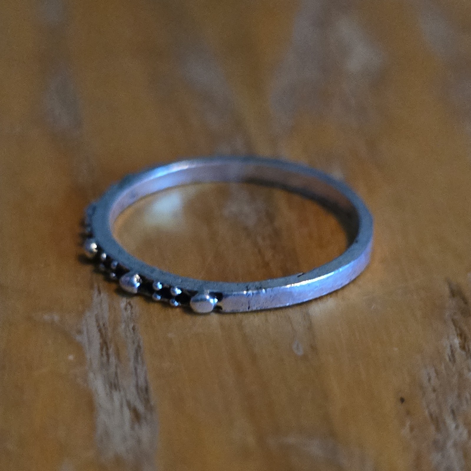 Silver Tone Thin Metal Band Ring with Beaded Detail Size 8 No Stone