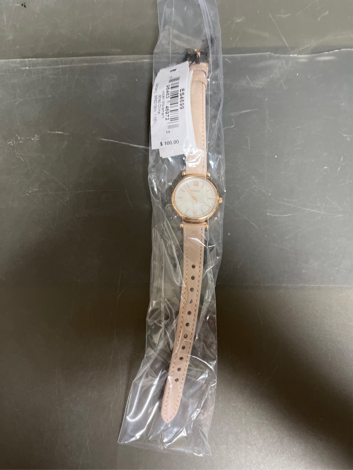 Fossil Women’s Carlie Mini Blush Leather Strap Watch 28mm – Pink