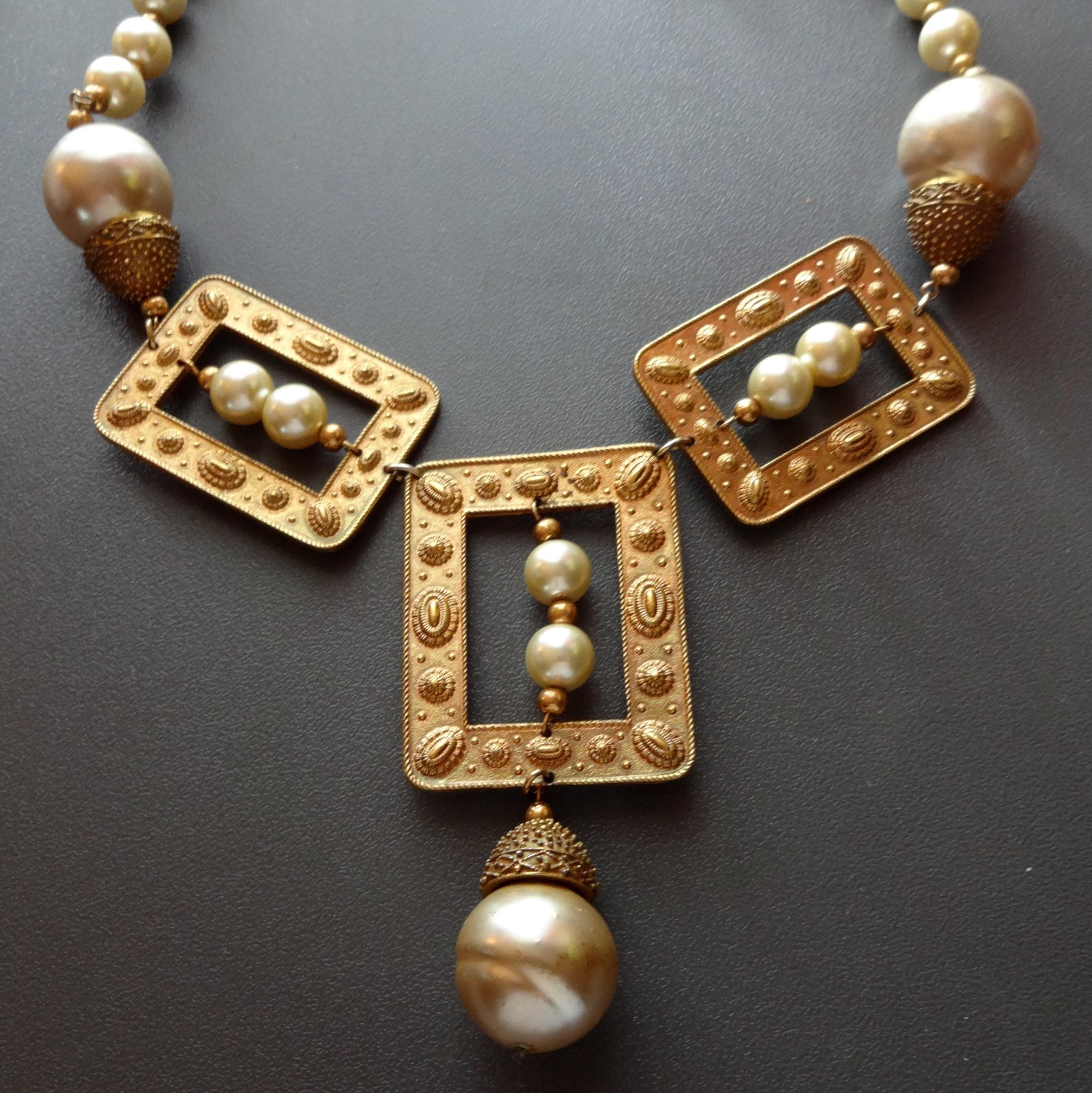 Vtg Signd DR Massive Statement Gold Tone Chunky Baroque Pearl Etruscan Necklace