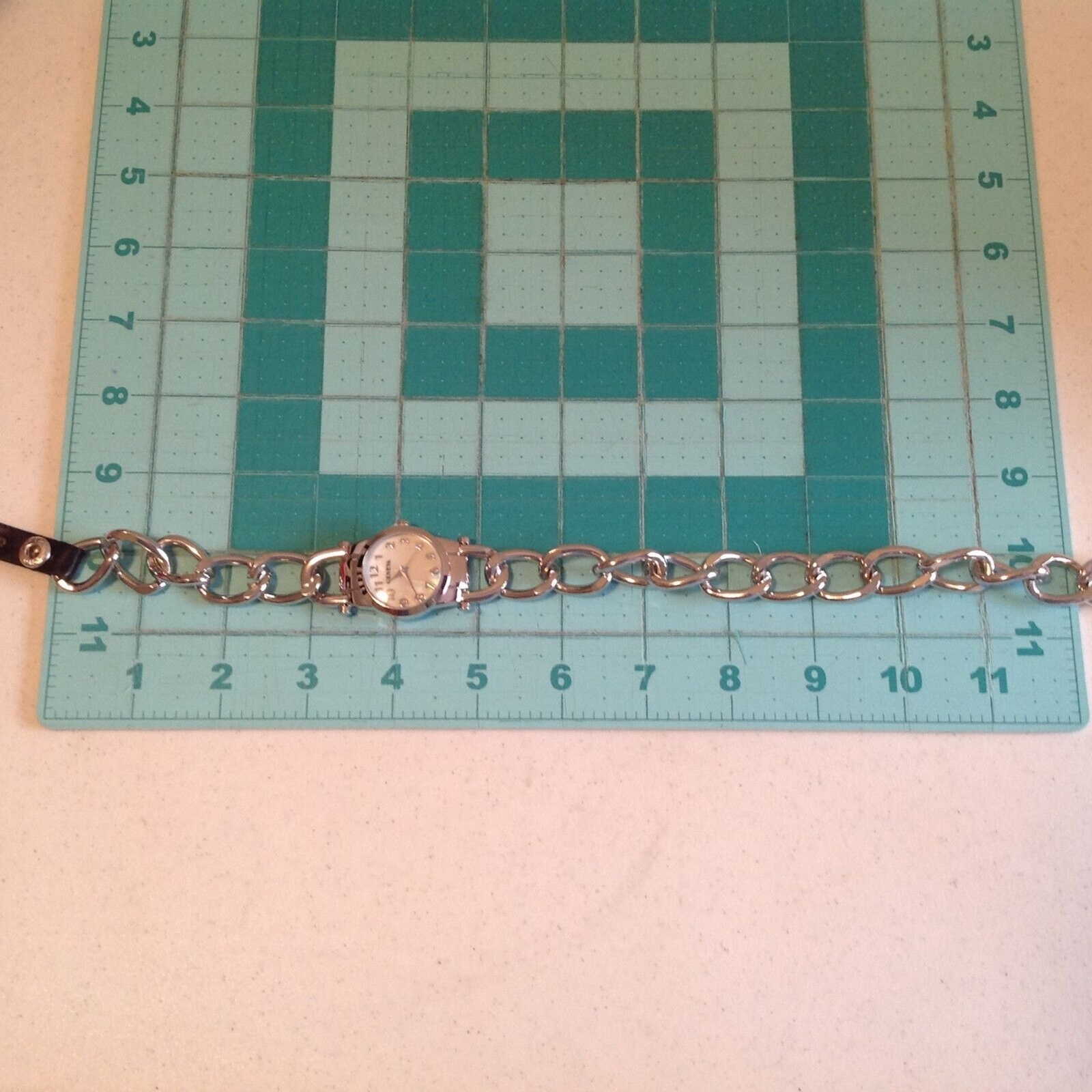 Geneva Women’s Watch Wrap Around Silver Tone Chain Long Snap Band Needs Battery