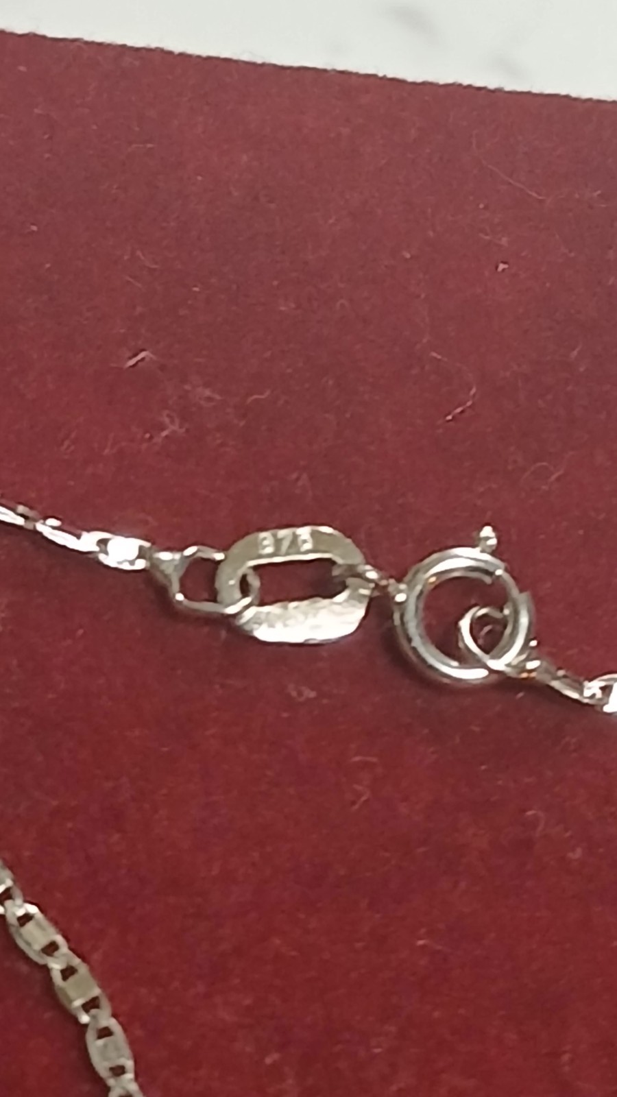 9ct white Gold necklace