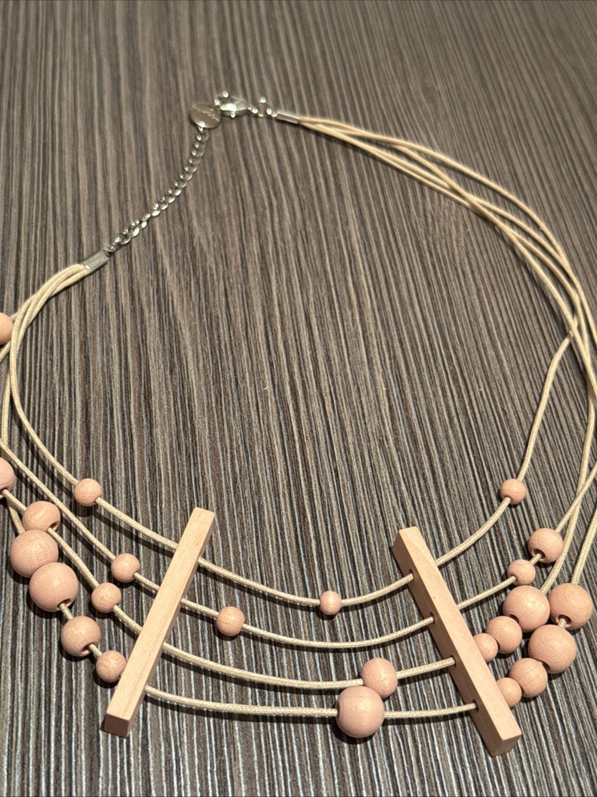 AARIKKA Finland – Beautiful Necklace with Pink Wood Beads