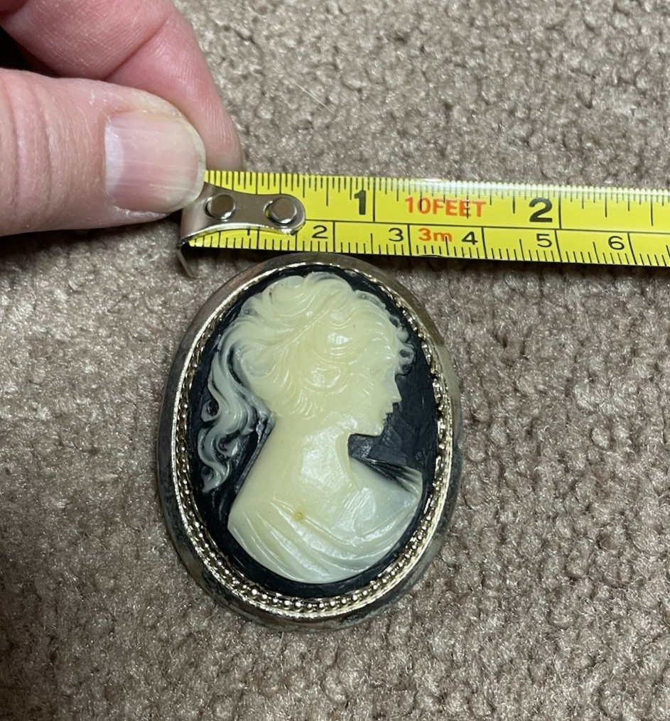 Cameo Women’s Pin Black Ivory Brooch Pin Gold Tone Vintage