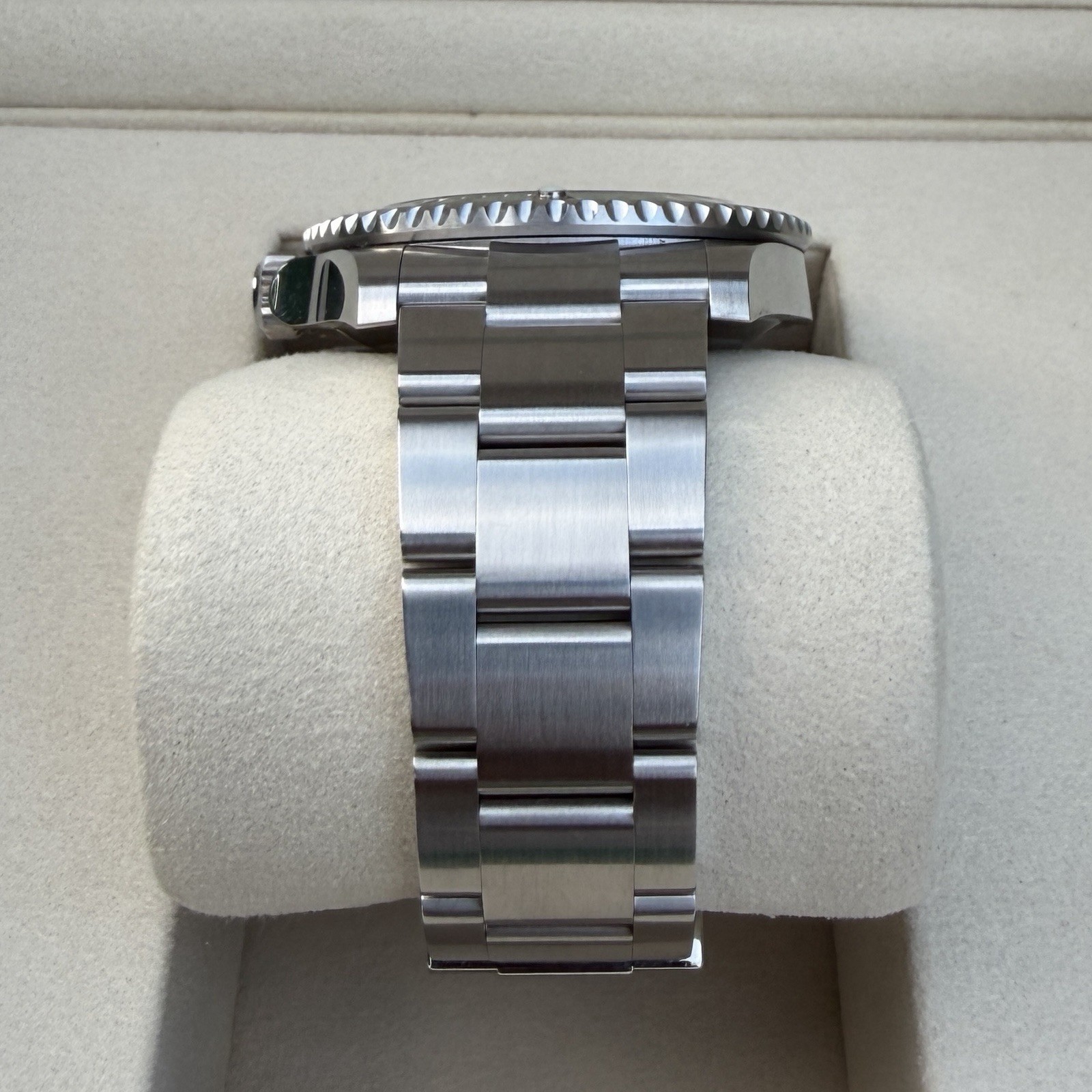 UNW0RN 2025 Rolex Submariner 126610LV Starbucks MK2 41mm Complete Box Papers