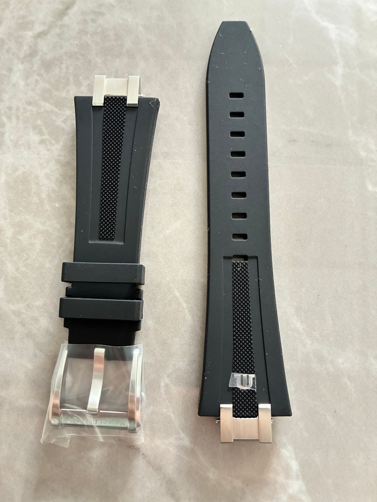 25-13.3 mm black silicone strap with pin buckle for ML Aikon 6008