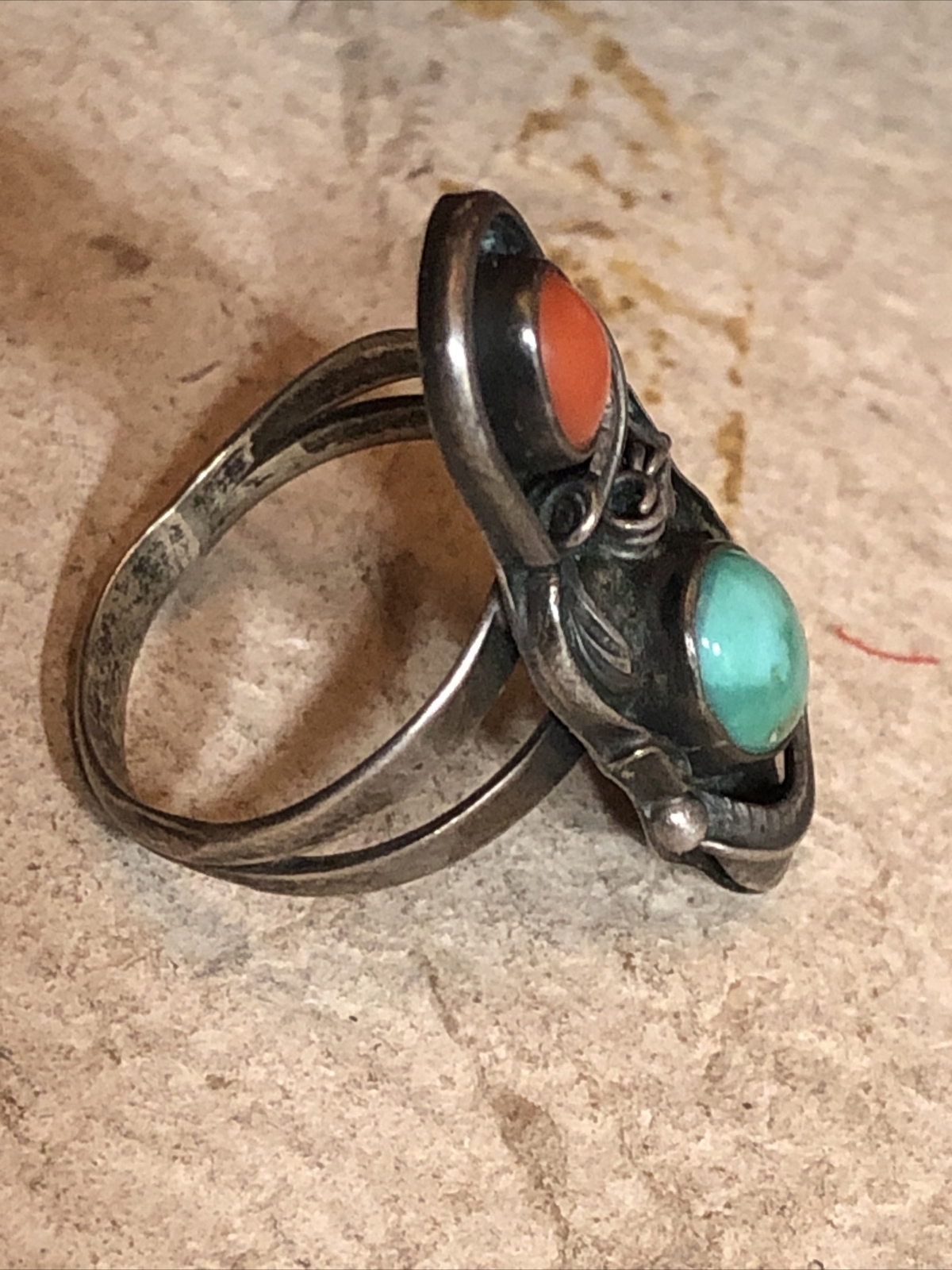 12. Roger Skeet 925 Sterling Native American Turquoise Coral Leaf Ring 8-8.25ss