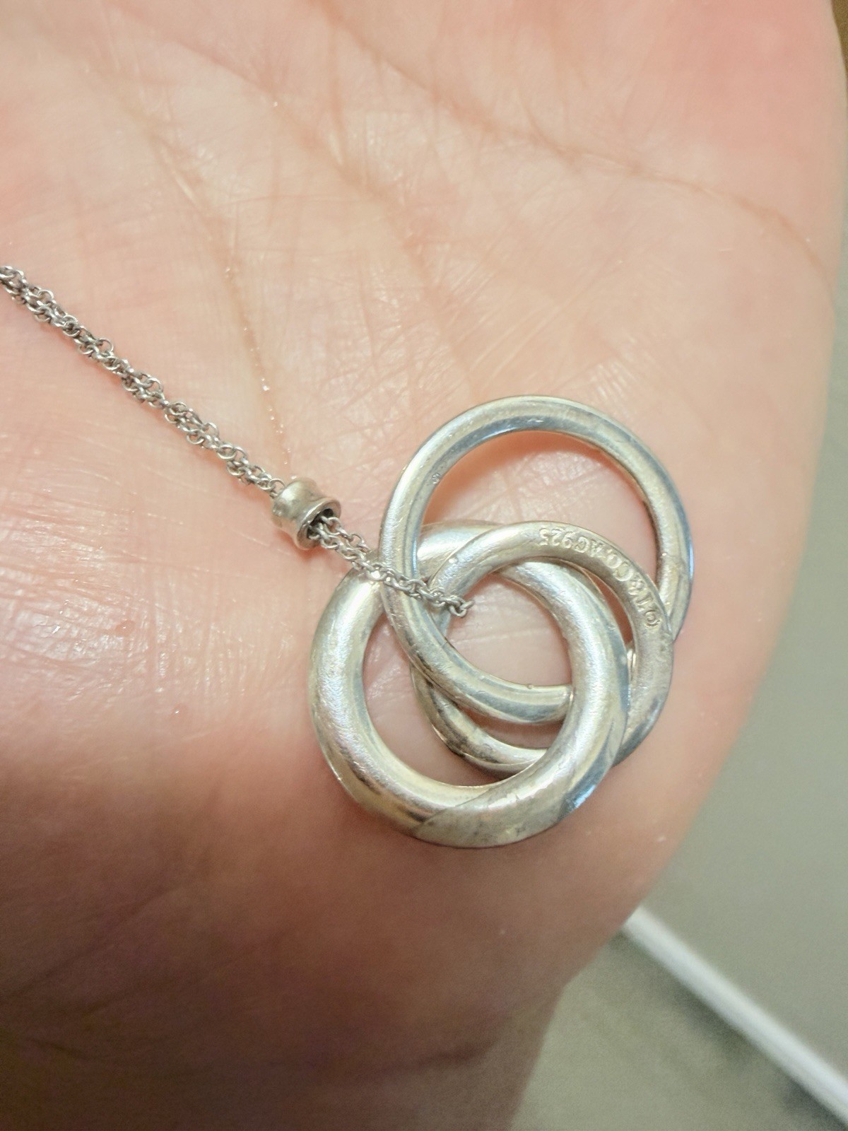 Tiffany & Co. 925 Sterling Silver Interlocking Circles Pendant Necklace 43cm