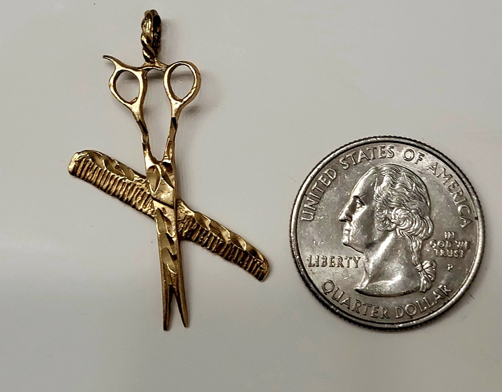80s Vintage Barber’s Scissors & Comb Hairdressing Charm 2 grams 14k Gold