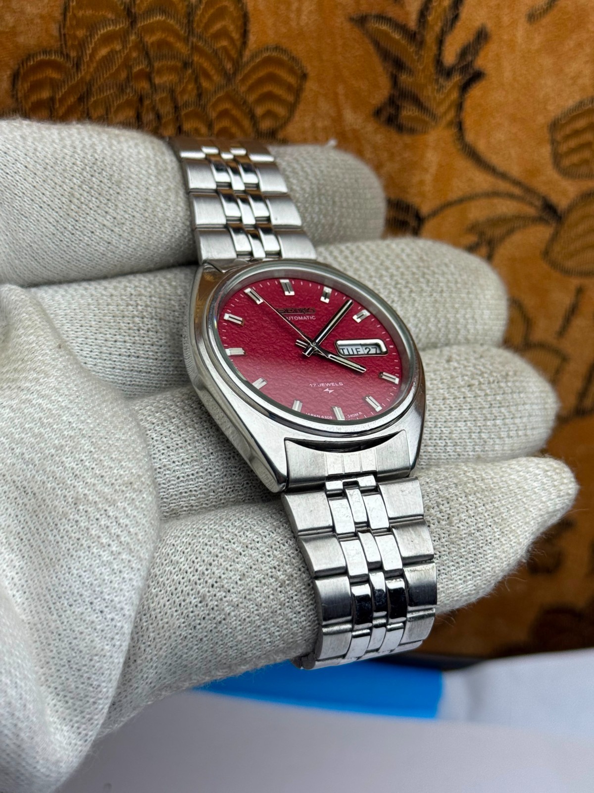 Seiko 5 Vintage Mens Automatic 17 Jewel Red Textured Dial Day-Date Men’s